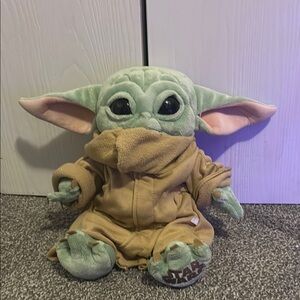 Star Wars Green and Tan Plush Toy